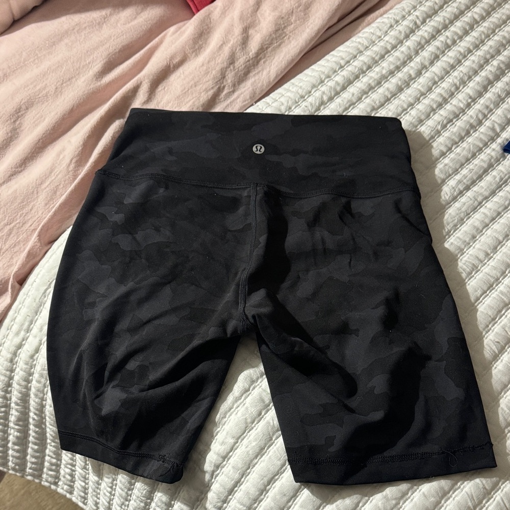 Lululeamon wonder train shorts